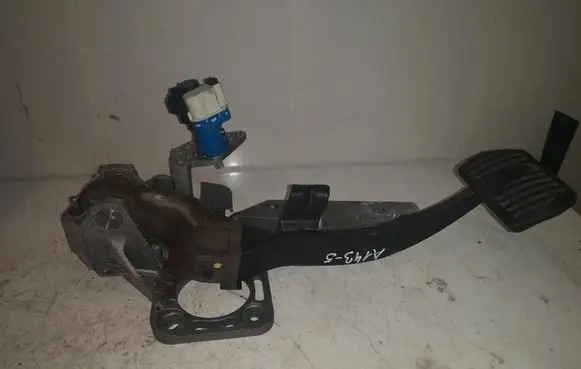 Volvo S80 Brake pedal 30643745