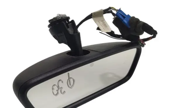 Infiniti Q30 Rear view mirror (interior)