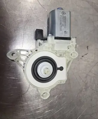Mercedes-Benz E W214 Front door window regulator motor A0009065912