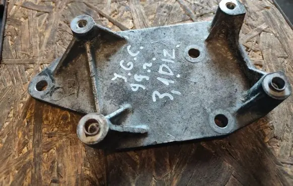 Jeep Grand Cherokee (WJ) Engine mounting bracket 90512840F