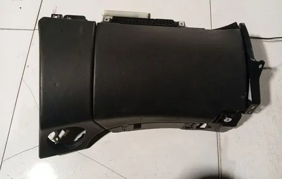 Mercedes-Benz CLS C219 Glove box