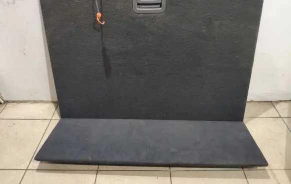Trunk/boot floor carpet liner