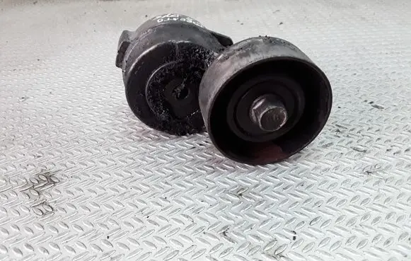 KIA Sorento Generator/alternator belt tensioner