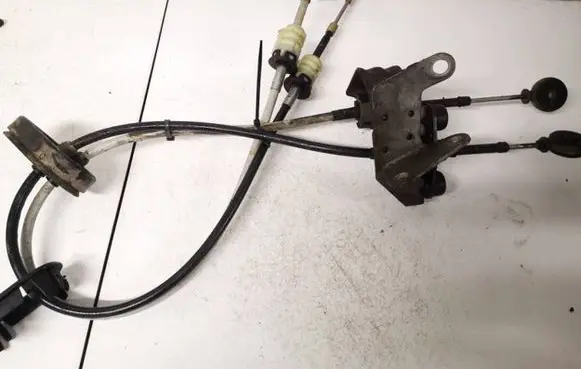 Opel Vectra C Gear shift cable linkage 55556279