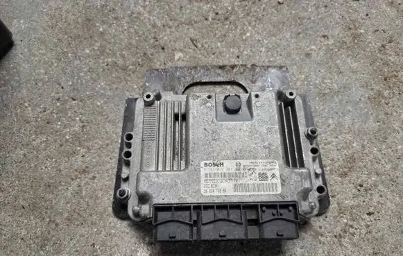 Citroen C4 I Picasso Engine control unit/module 9663476380