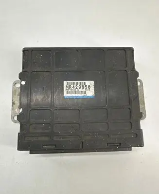 Mitsubishi Space Runner Engine control unit/module MR420858 E2T72586H