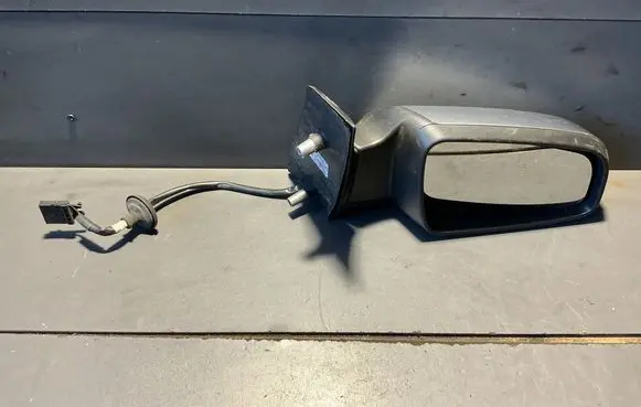 Opel Zafira B Front door electric wing mirror E1010850