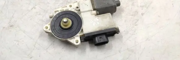 BMW X3 E83 Front door window regulator motor 840311301