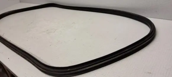 Jeep Grand Cherokee Rubber seal loading door window/glass 55399181HO