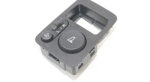 Honda CR-V Wing mirror switch M33212