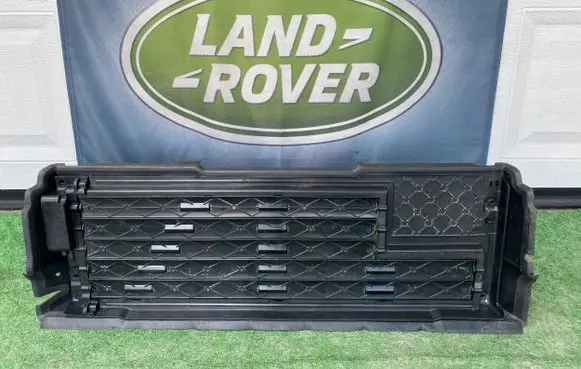 Land Rover Defender Front piece kit L8B28475A