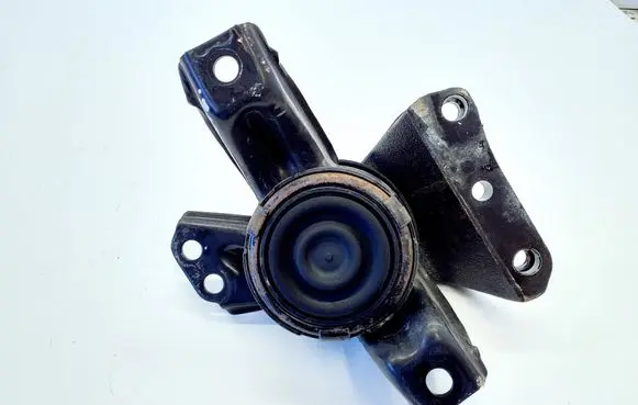 KIA Sportage Engine mount bracket 21815D9100 21810D9200