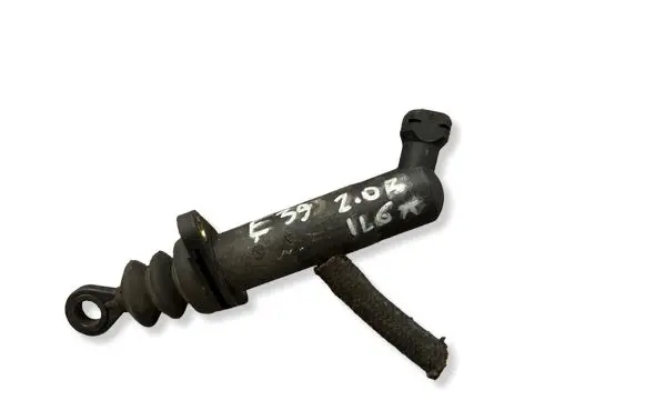 BMW 5 E39 Clutch master cylinder 21521161702