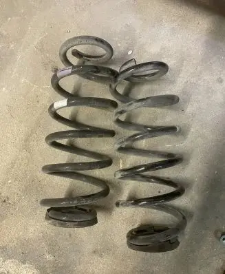 Toyota Prius+ (ZVW40) Rear coil spring