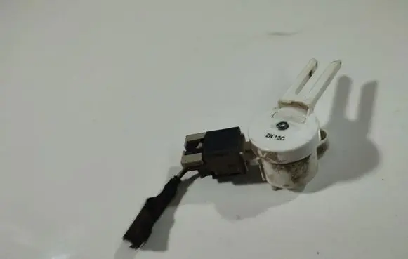 Chevrolet Aveo Clutch pedal sensor 13583976