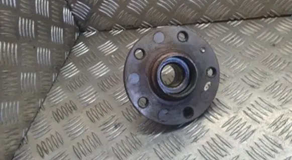 Audi A3 S3 8P Rear wheel hub