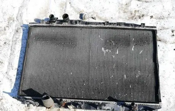 Honda Civic Coolant radiator 4220008341 422000-8341