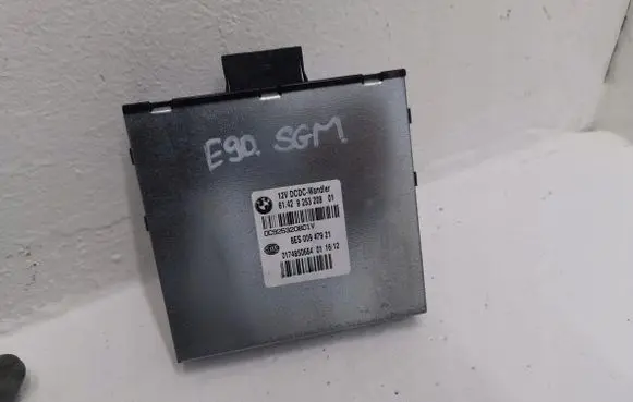 BMW 3 E90 E91 Voltage converter/converter module 9253208