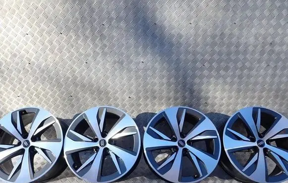 Audi Q8 e-tron R20 alloy rim 4KE601025AF