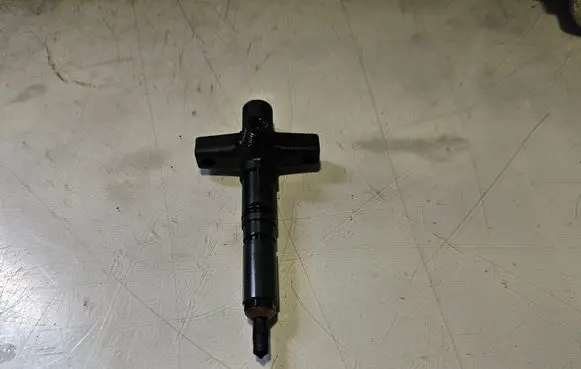 Mitsubishi Pajero Fuel injector 185Z484410 484410
