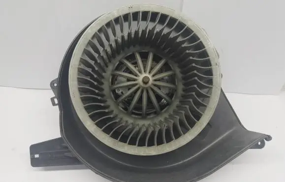 Volkswagen Fox Heater fan/blower 6Q1820015G