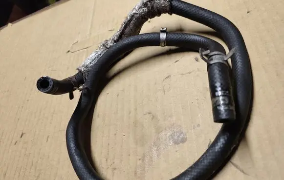 Chrysler PT Cruiser Engine coolant pipe/hose 