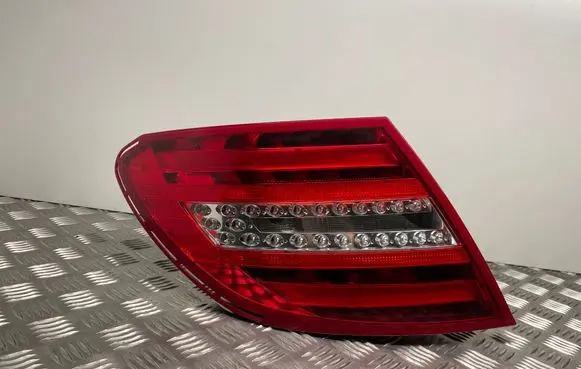 Mercedes-Benz C W204 Rear/tail lights 2049060403