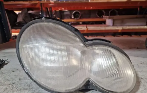 Mercedes-Benz C W203 Headlight/headlamp
