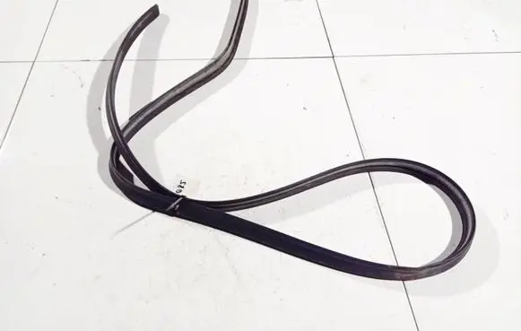 Opel Astra H Rubber seal front coupe door 