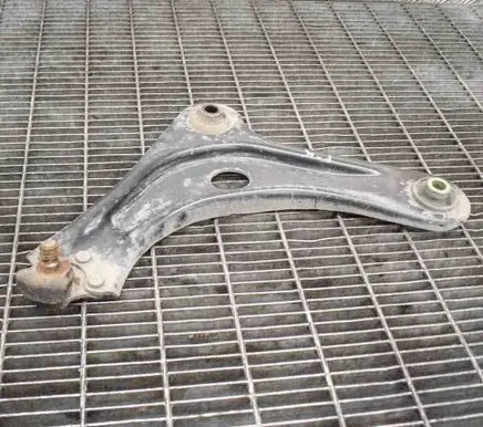 Peugeot 208 Front lower control arm/wishbone