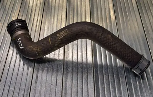 Mercedes-Benz GLE (W166 - C292) Engine coolant pipe/hose A1665001075