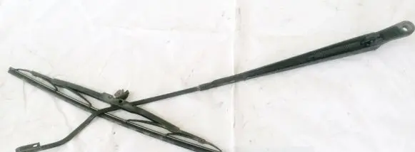BMW 5 E60 E61 Front wiper blade arm