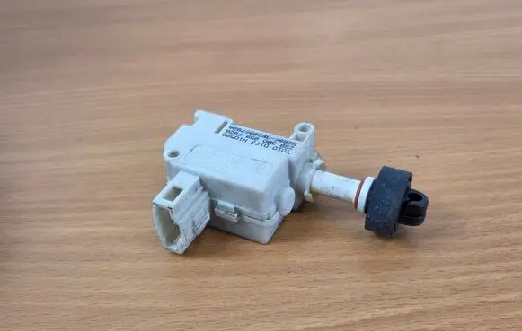 Audi Q7 4L Fuel tank cap lock motor 3B0959782A