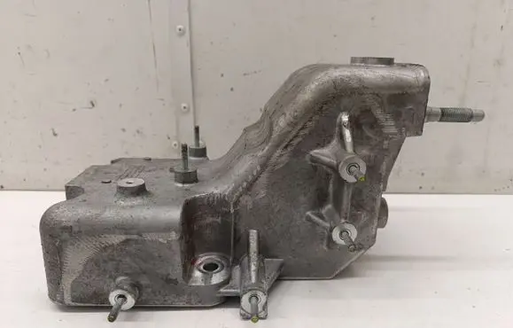 KIA Niro Engine mounting bracket