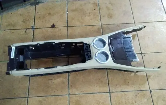 BMW 7 E65 E66 Center console 8223326 E082050025 7152854