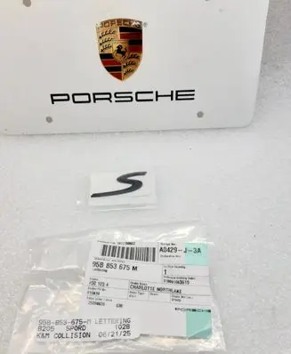 Porsche Macan (95B) Rear loading door model letters 95B853675M 03042024
