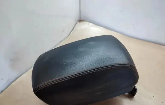 KIA Carens II Armrest