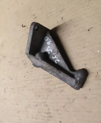 Jeep Cherokee XJ Engine mounting bracket 53007607