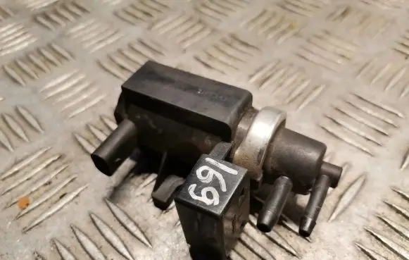 Mercedes-Benz A W169 Turbo solenoid valve 0051535528