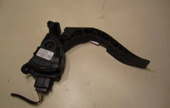 Audi A6 S6 C6 4F Accelerator throttle pedal 8K1721523A 02052011 6PV00950520