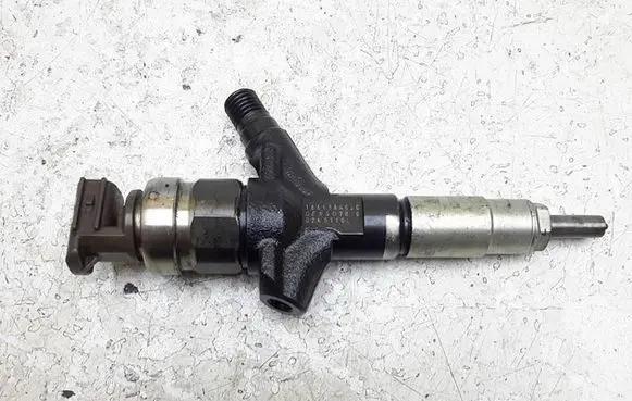 Subaru Outback Fuel injector 16613AA020 02K01105 DENS07890