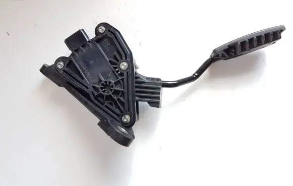 Honda CR-V Accelerator throttle pedal JM14B J30010009119