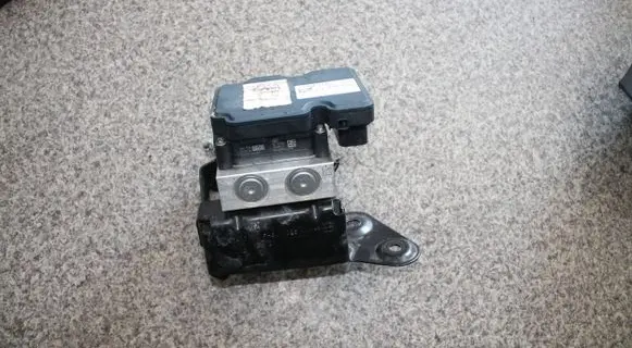 Volkswagen Transporter - Caravelle T6 ABS Pump 7LB614517B 7L6614517B