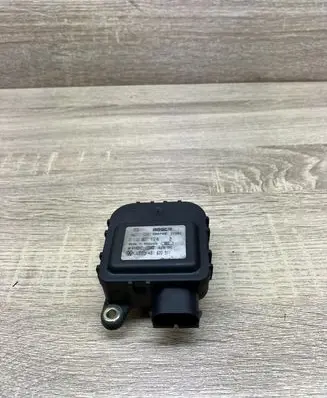 Audi A6 S6 C5 4B Air flap motor/actuator 4B1820511 0132801126