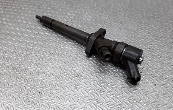 Fuel injector