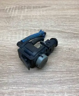 Audi A4 S4 B6 8E 8H Turbo solenoid valve 1J0906283A USED WITHPLUG