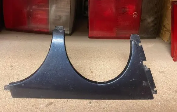 Mercedes-Benz E W210 Under headlight/headlamp trim 2108200112 2108200112RE