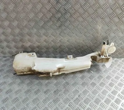 Mitsubishi Pajero Windshield washer fluid reservoir/tank HLC37055 8260A105