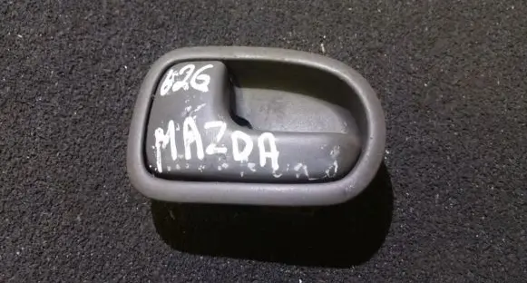 Mazda 626 Rear door interior handle dh22i