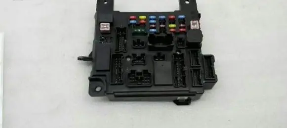 Mitsubishi Lancer X Fuse module 8637A653AZ
